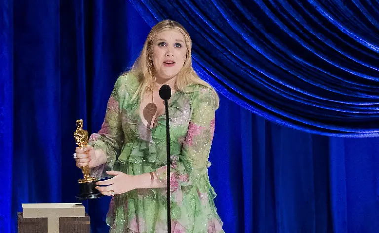 2021-04-26T023712Z-1835158476-RC2E3N90KVYP-RTRMADP-3-AWARDS-OSCARS