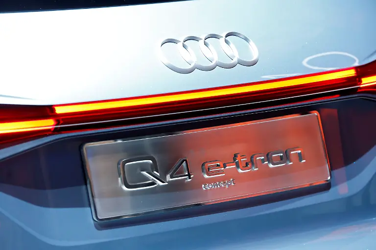 2019-03-05T120325Z-31796373-RC154D377DB0-RTRMADP-3-AUTOSHOW-GENEVA