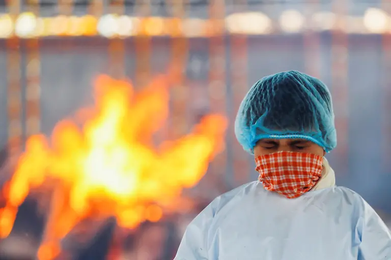 2021-04-25T042123Z-920673636-RC2E2N9J3DJ9-RTRMADP-3-HEALTH-CORONAVIRUS-INDIA