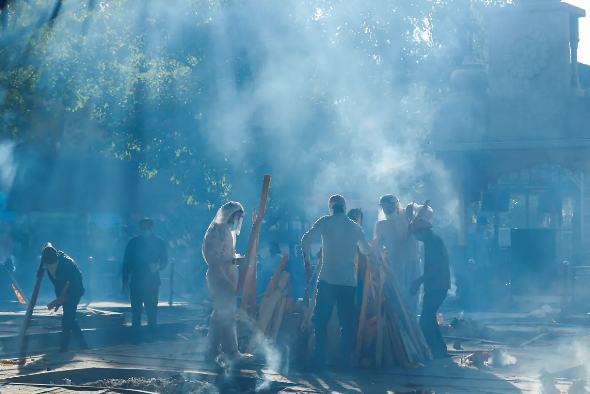 2021-04-24T142618Z-1006972593-RC2E2N95002M-RTRMADP-3-HEALTH-CORONAVIRUS-INDIA