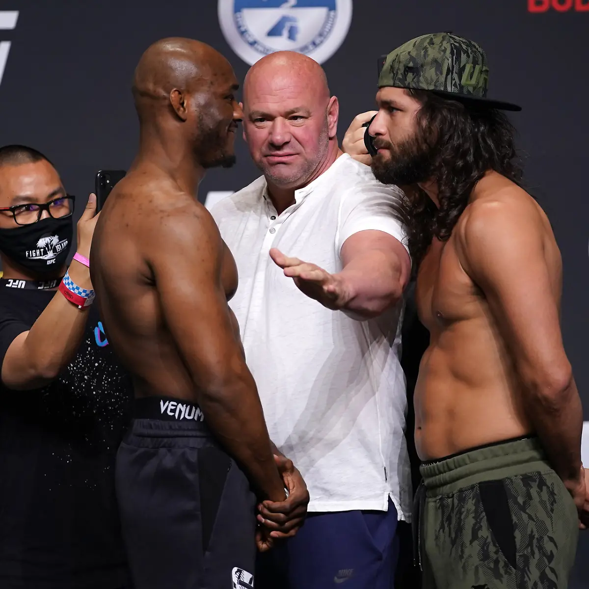 2021-04-23T211221Z-1497748154-MT1USATODAY15952211-RTRMADP-3-MMA-UFC-261-WEIGH-INS