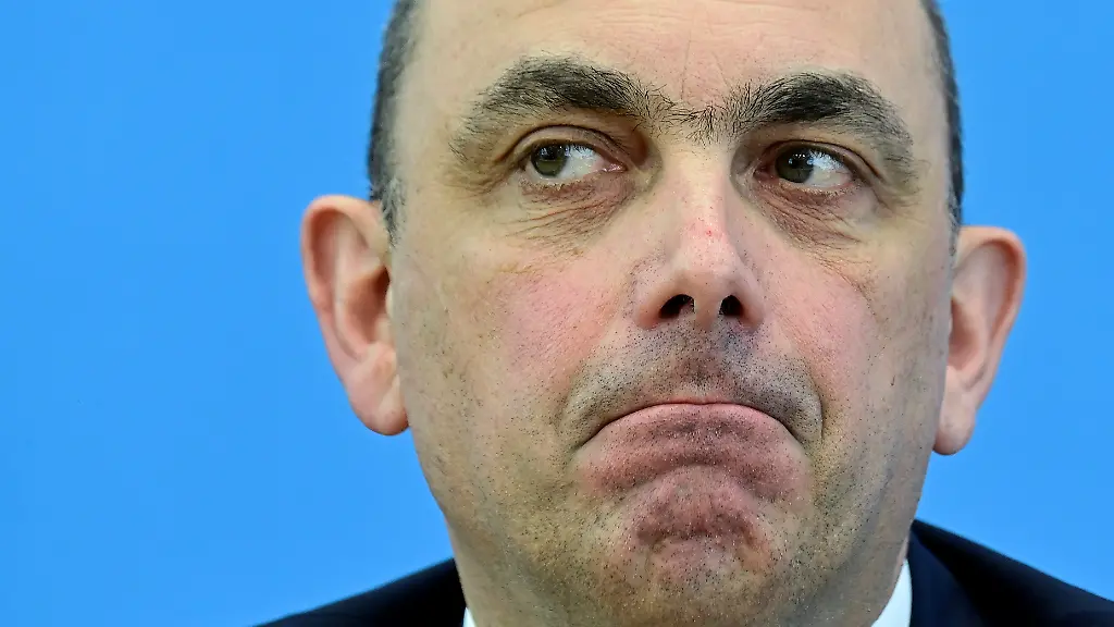 f23c83df4518adf1e4d9a9c599dac5eb