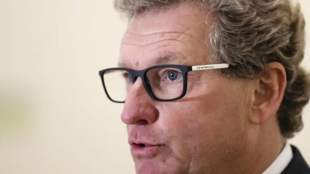 Bernd-Buchholz-FDP-Minister-fuer-Wirtschaft-in-Schleswig-Holstein-spricht