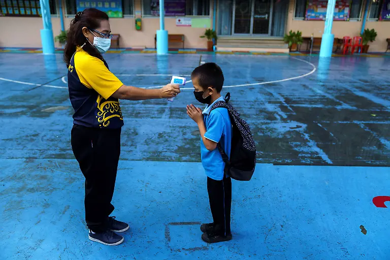 2021-04-06T220141Z-64733146-RC2MQM9GJE4H-RTRMADP-3-THAILAND-MUAYTHAI