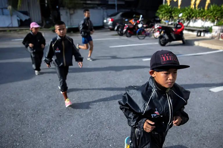 2021-04-06T220147Z-1047624968-RC2MQM9V3LCF-RTRMADP-3-THAILAND-MUAYTHAI