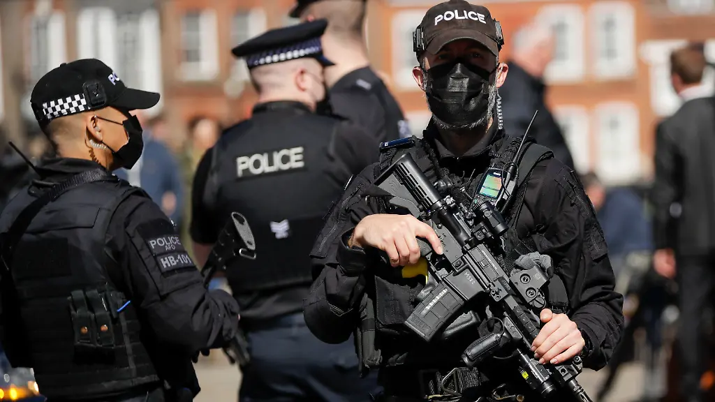 4d7be196e8610cb9e130fcd0fca2639d