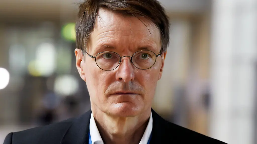 0430370d8df413cbcce7d6016fd65403