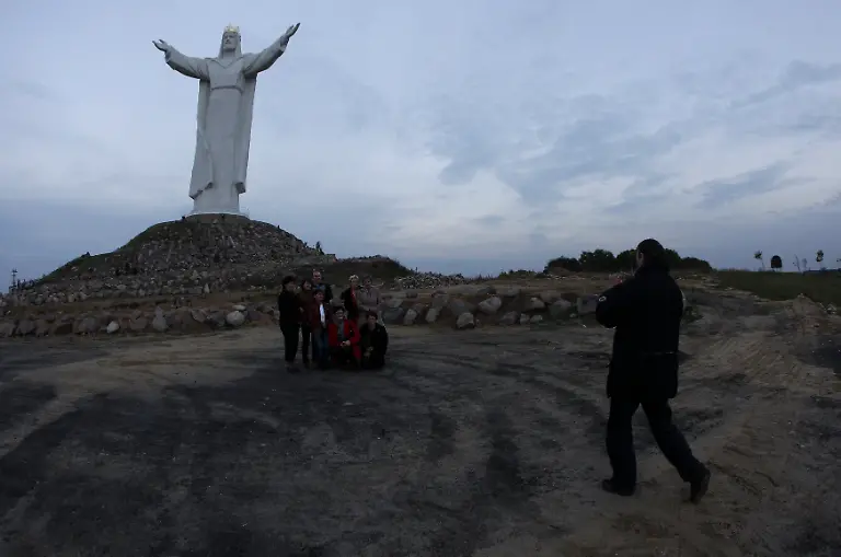 2013-02-19T120000Z-744204767-LM2E92J0R2401-RTRMADP-3-POLAND