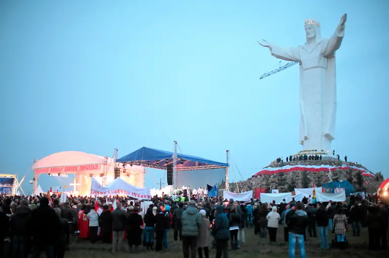 2010-11-22T120000Z-1790259801-GM1E6BM0NRO01-RTRMADP-3-POLAND-JESUS