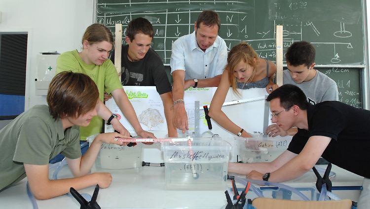"Wissenschaft für alle" in Lübeck 2012.