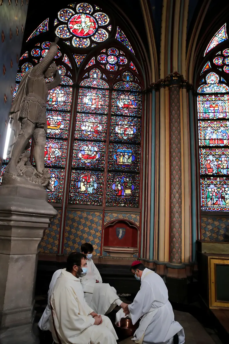 2021-04-01T121223Z-55025922-RC20NM9D646N-RTRMADP-3-RELIGION-EASTER-FRANCE-NOTRE-DAME