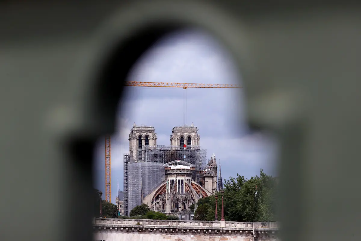 2020-06-08T000000Z-1988523158-RC2Y4H96CTIU-RTRMADP-3-FRANCE-NOTRE-DAME-SCAFFOLDING
