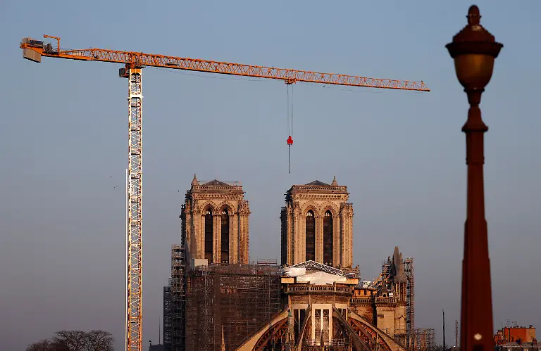 2021-03-08T171402Z-1032918454-RC257M9UAT77-RTRMADP-3-FRANCE-NOTREDAME-OAKS