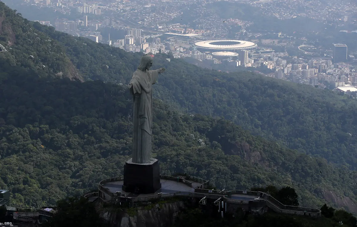 2020-03-26T175856Z-730895251-RC2TRF9BKXJG-RTRMADP-3-HEALTH-CORONAVIRUS-BRAZIL-RIO