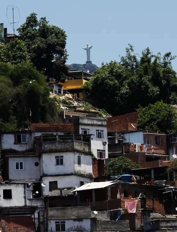 2011-02-06T120000Z-818109255-GM1E727024S01-RTRMADP-3-BRAZIL