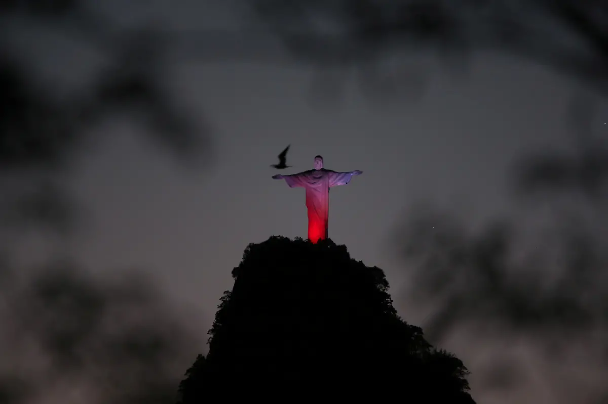 2018-11-11T230116Z-1322668709-RC19BA795BB0-RTRMADP-3-BRAZIL-POLAND