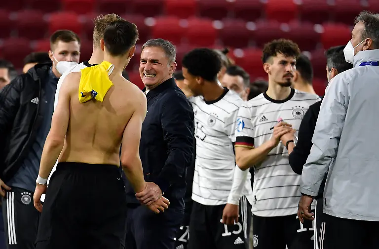 e5aa7a7ffc4a43802bbfc21fa6e03c68