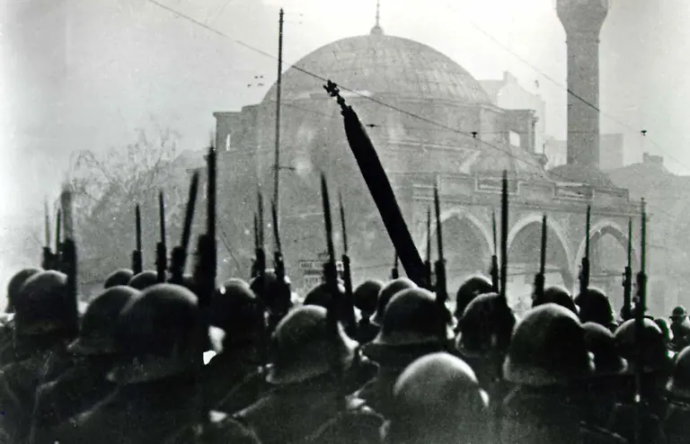 1997-01-06T000000Z-495231587-RP1DRIEAQOAA-RTRMADP-3-NODESC