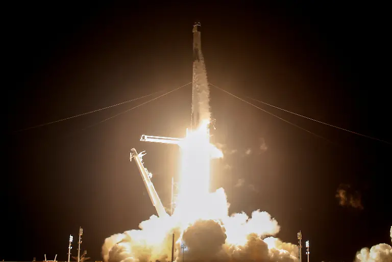 2020-11-16T135233Z-327153890-RC2D4K9O1R7M-RTRMADP-3-SPACE-EXPLORATION-SPACEX