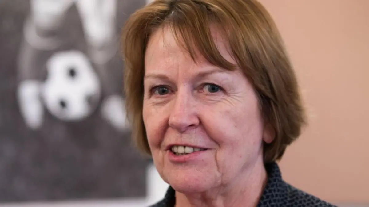 Hannelore-Ratzeburg-Vizepraesidentin-des-Deutschen-Fussball-Bundes-DFB-laechelt