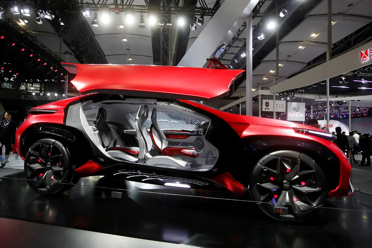 2016-11-18T120000Z-1535568441-D1BEUNMUTOAB-RTRMADP-3-AUTOSHOW-CHINA