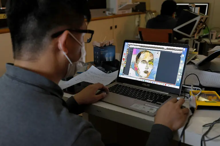 2021-03-22T054913Z-659460051-RC25GM9VFR7N-RTRMADP-3-HONGKONG-ROBOT