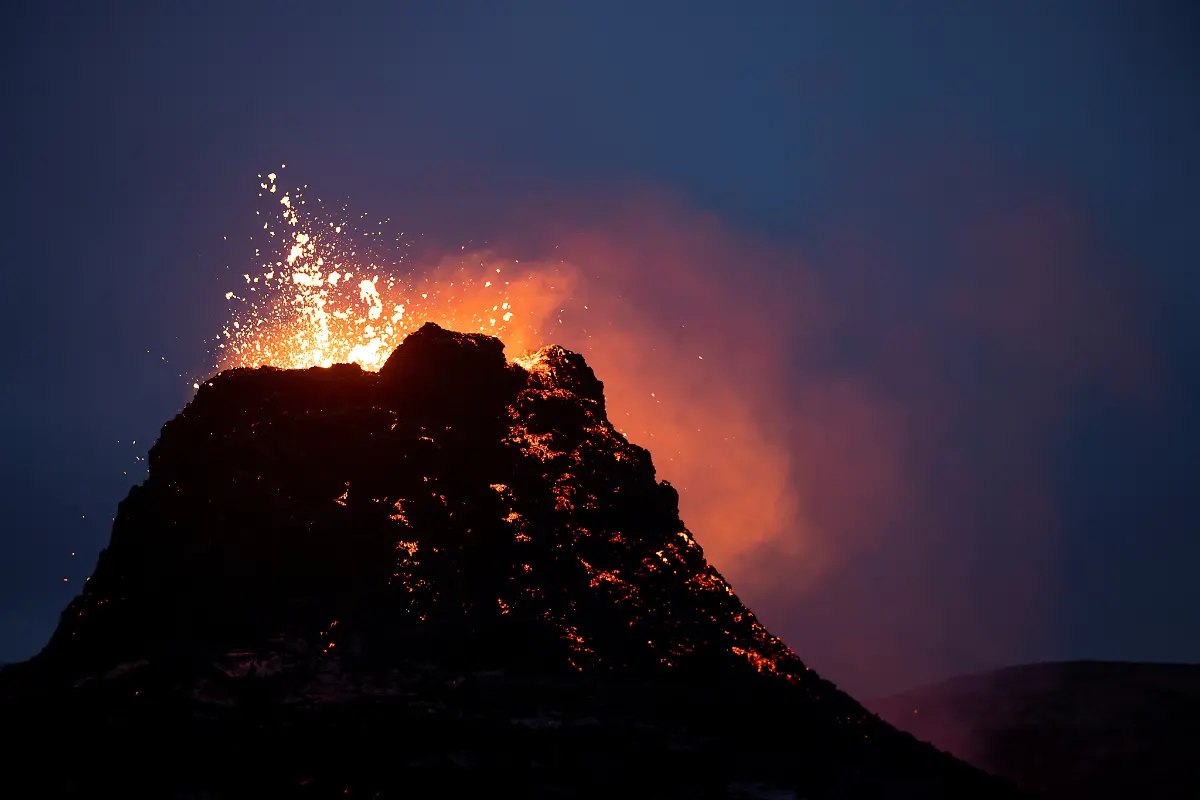 2021-03-22T130437Z-946549189-RC2DGM9X0IRA-RTRMADP-3-ICELAND-VOLCANO