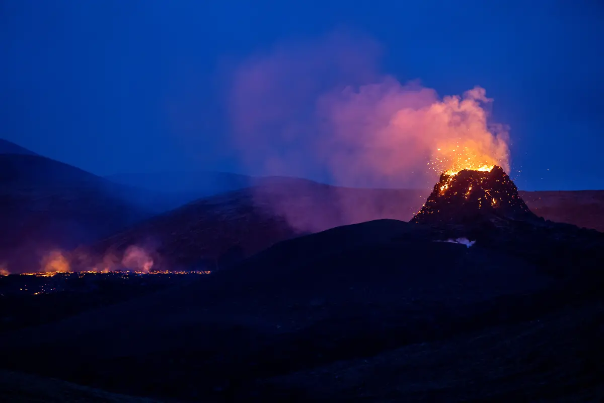 2021-03-22T135126Z-467463490-RC2DGM9UW08W-RTRMADP-3-ICELAND-VOLCANO