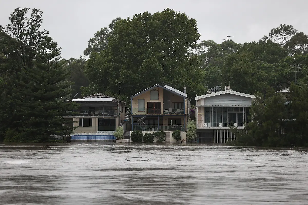 2021-03-21T022909Z-2090360906-RC2EFM9L1JWH-RTRMADP-3-AUSTRALIA-WEATHER