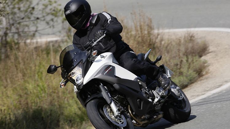 Niedrige Sitzposition auf der Honda Crossrunner.