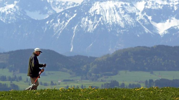 Das Wanderwetter am ersten April-Wochenende wird gut. Wanderer in den Höhenlagen sollten dennoch nicht auf Mütze und Handschuhe verzichten.