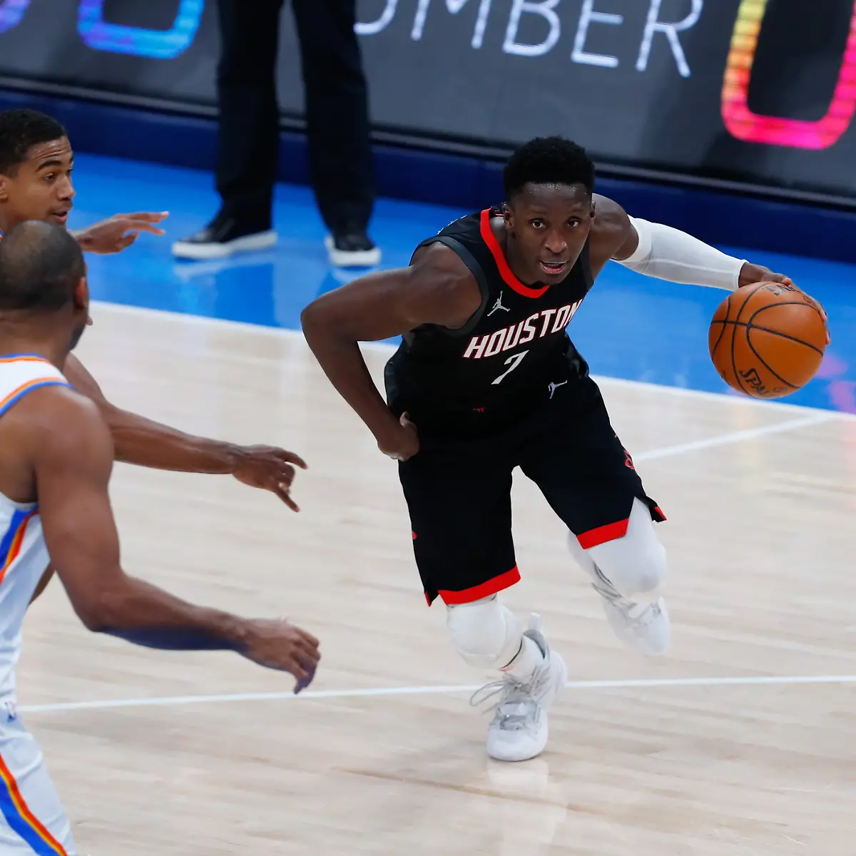2021-02-08T090156Z-855879136-MT1USATODAY15545077-RTRMADP-3-NBA-HOUSTON-ROCKETS-AT-OKLAHOMA-CITY-THUNDER