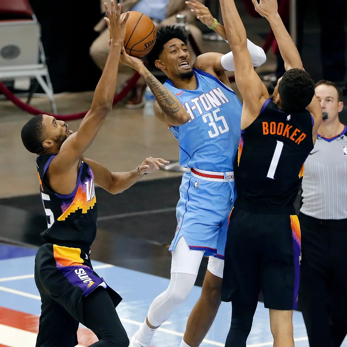 2021-01-21T045058Z-264036074-MT1USATODAY15462385-RTRMADP-3-NBA-PHOENIX-SUNS-AT-HOUSTON-ROCKETS