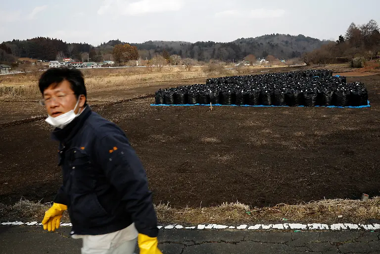 Kontaminierte-Erde-in-Sa-cken