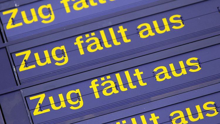 Schreckensnachricht für eilige Reisende: "Der Zug fällt aus"