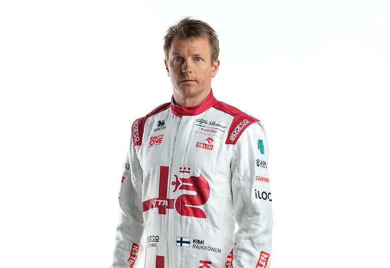 Kimi-Raeikkoenen-Race-Suit-1