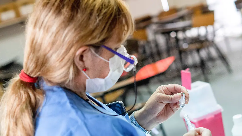 Impfstoffhersteller-und-Zulieferer-berichten-zunehmend-ueber-Engpaesse-bei-Roh-und-Verpackungsmaterial-und-Ausruestung-berichtete-die-Denkfabrik-Chatham-House-in-Genf