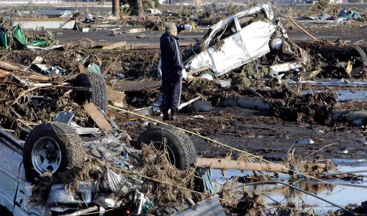 2011-03-12T120000Z-28270135-GM1E73C1BTD01-RTRMADP-3-JAPAN-QUAKE