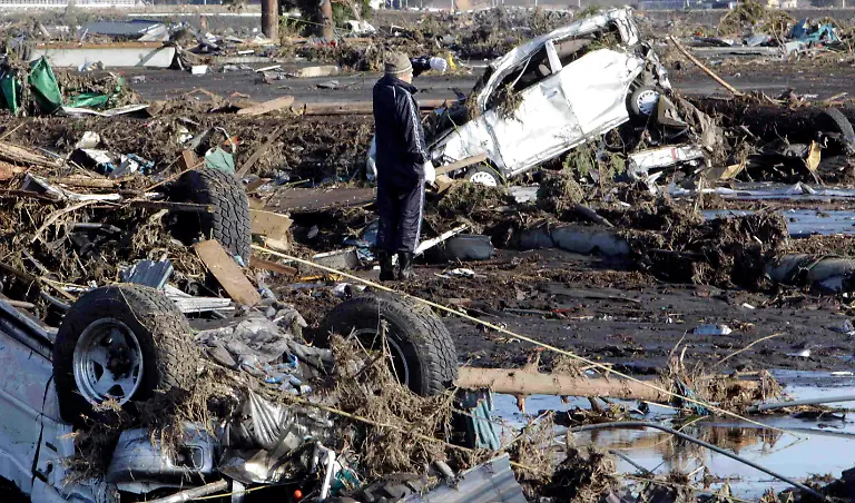 2011-03-12T120000Z-28270135-GM1E73C1BTD01-RTRMADP-3-JAPAN-QUAKE