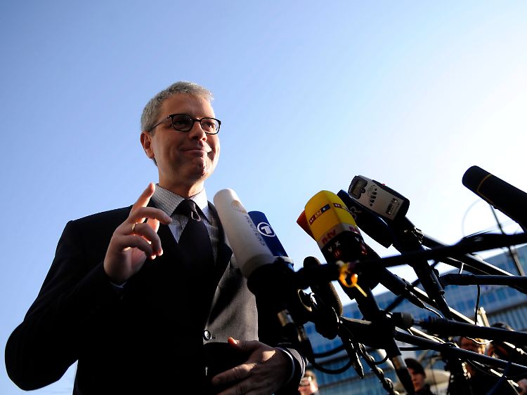 Umweltminister Röttgen möchte alle gesellschaftlichen Gruppen bei der Energiewende an einen Tisch holen.
