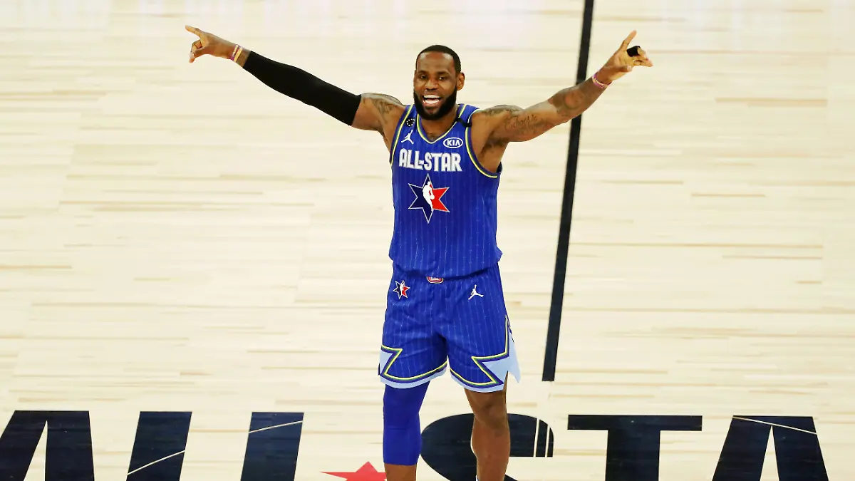 2020-02-17T050345Z-765236438-NOCID-RTRMADP-3-NBA-ALL-STAR-GAME-TEAM-LEBRON-AT-TEAM-GIANNIS