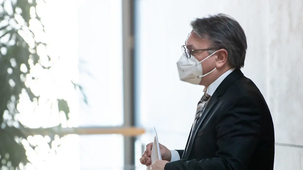 a2e384db1c128c486a41934fd863fb40