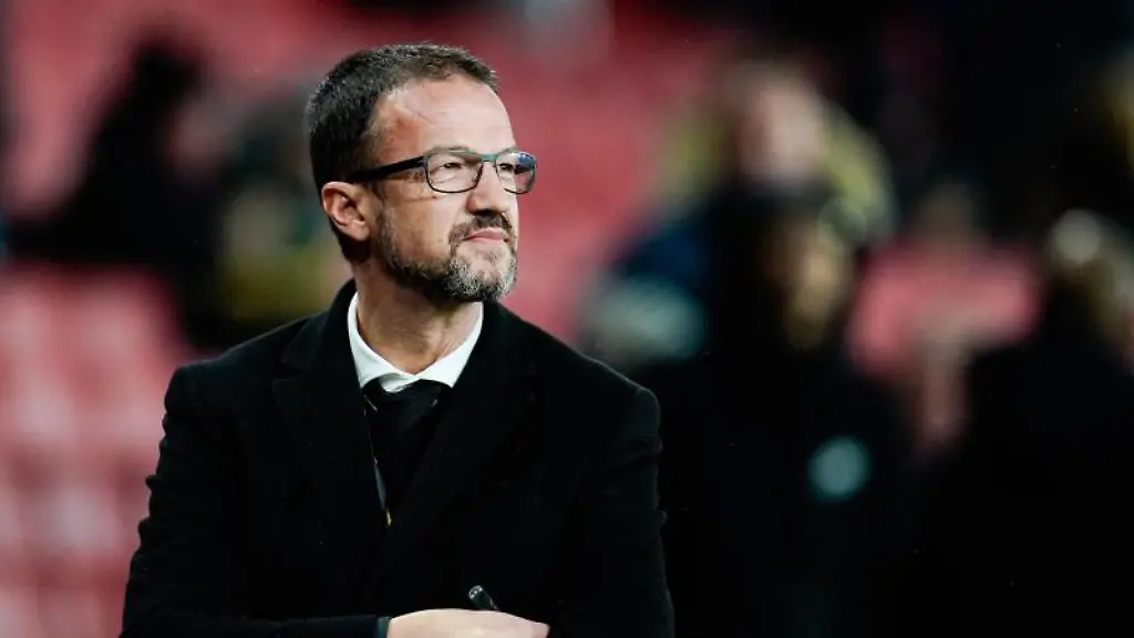 Frankfurts-Sport-Vorstand-Fredi-Bobic-vor-dem-Spiel