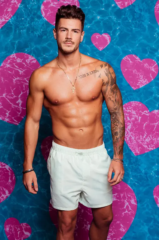 RTLZWEI-26-RTLZWEI-Love-Island-V-Adriano-1