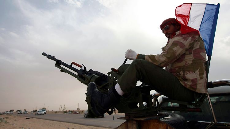 Die Aufständischen in Libyen müssen ohne Waffenlieferungen der NATO auskommen.