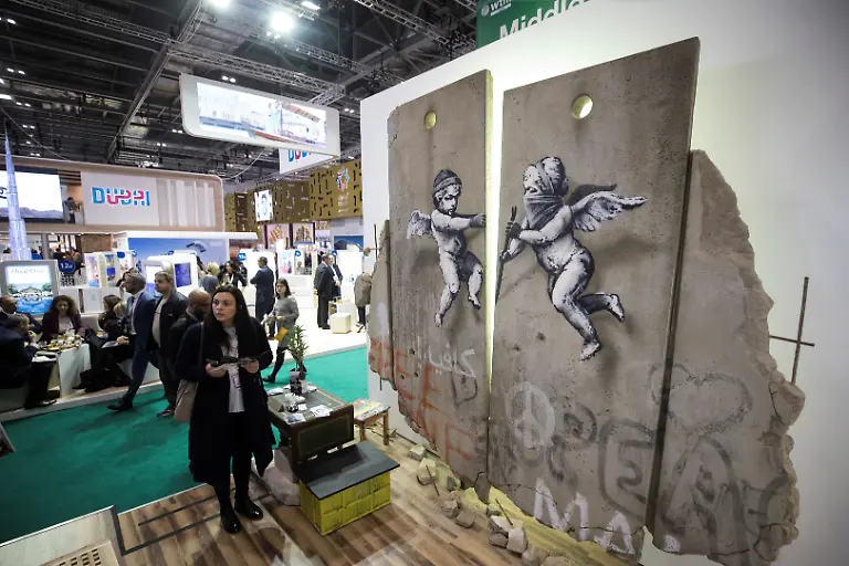 2018-11-05T151943Z-151166569-RC166950E9B0-RTRMADP-3-ISRAEL-PALESTINIANS-BANKSY-BRITAIN