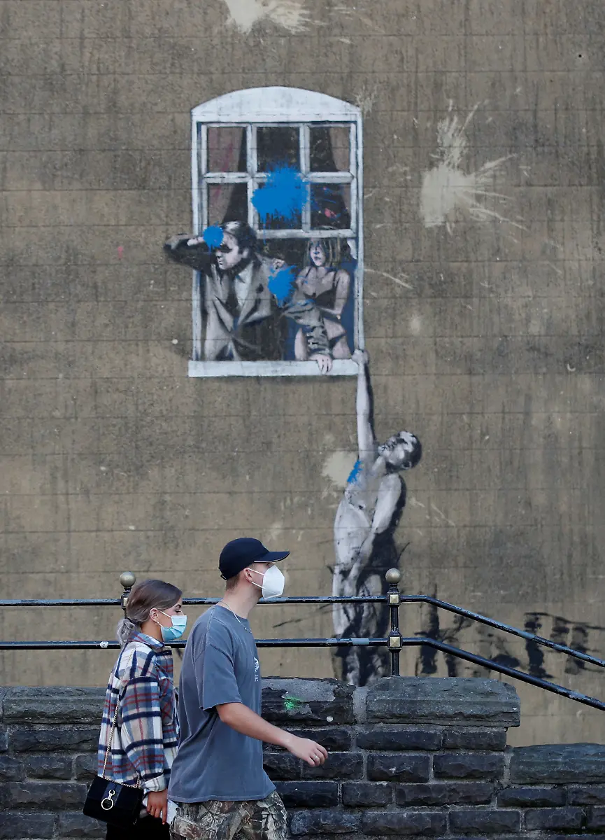 2020-11-04T144602Z-1870146622-RC2EWJ95E20Q-RTRMADP-3-HEALTH-CORONAVIRUS-BRITAIN