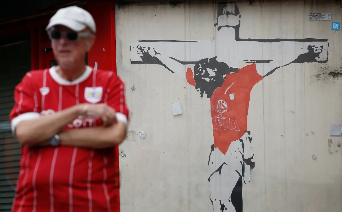 2018-09-02T112956Z-938180592-RC1C44C425F0-RTRMADP-3-SOCCER-ENGLAND-BSC-BBR