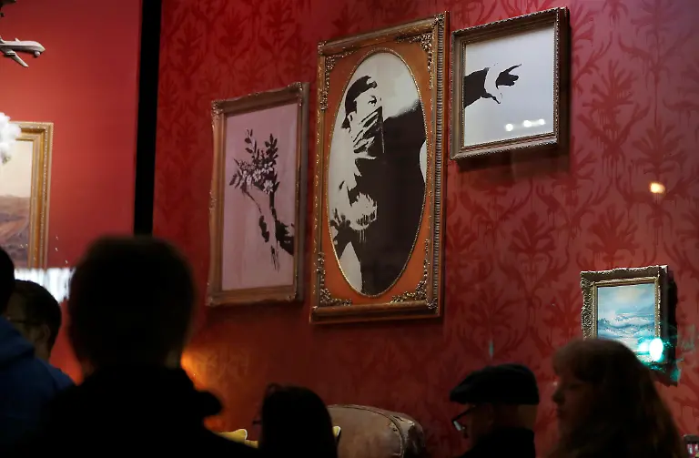 2019-10-01T195515Z-569605540-RC1567DA1200-RTRMADP-3-BRITAIN-BANKSY