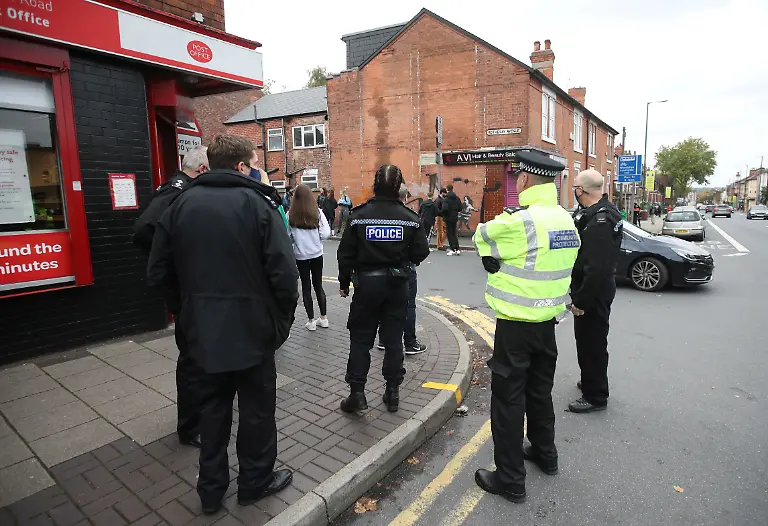 2020-10-17T130139Z-593853305-RC2DKJ9GJQCS-RTRMADP-3-BRITAN-ART-BANKSY